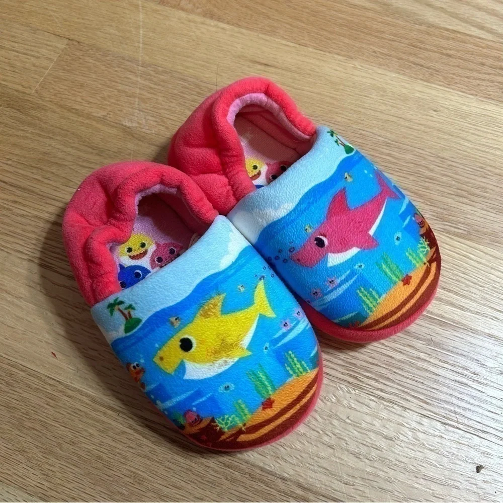 Baby Shark Pink Slippers 9 10 Girls Kids Toddler